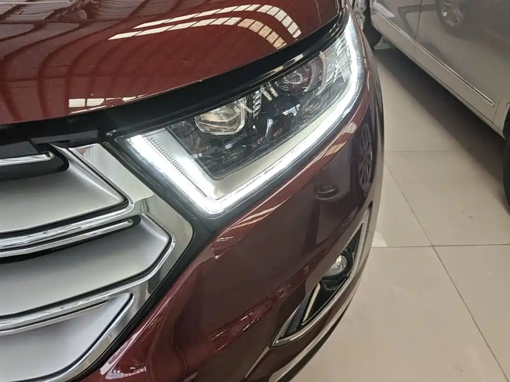 Ford Edge 2016 — фото 24