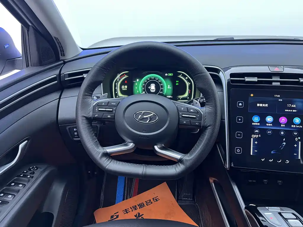Hyundai Tucson 2023 — фото 10