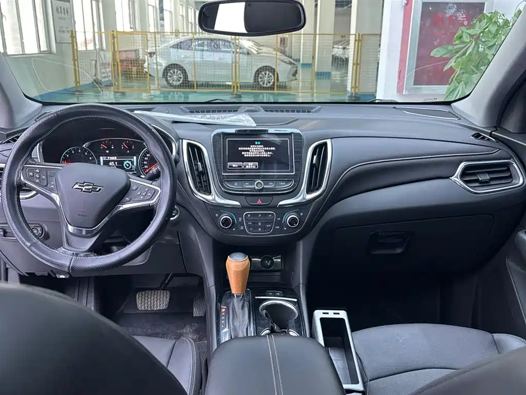 Chevrolet Equinox 2018 — фото 13