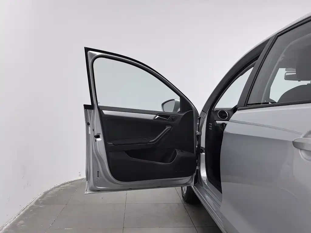 Volkswagen Jetta 2015 — фото 8