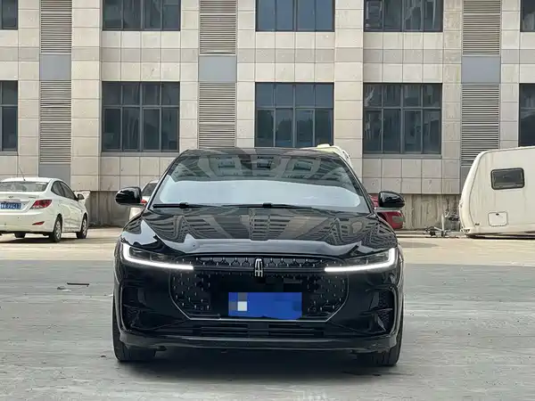 Lincoln Z 2025