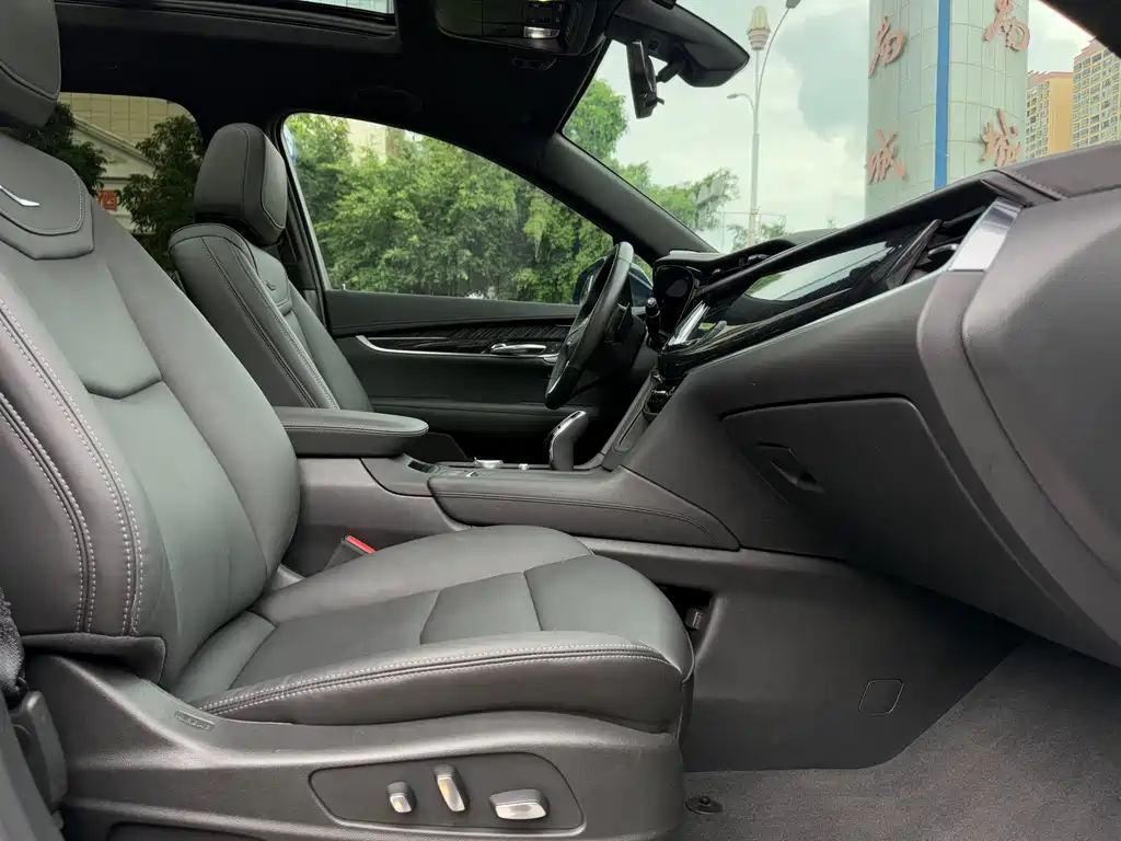 Cadillac XT6 2022 — фото 14