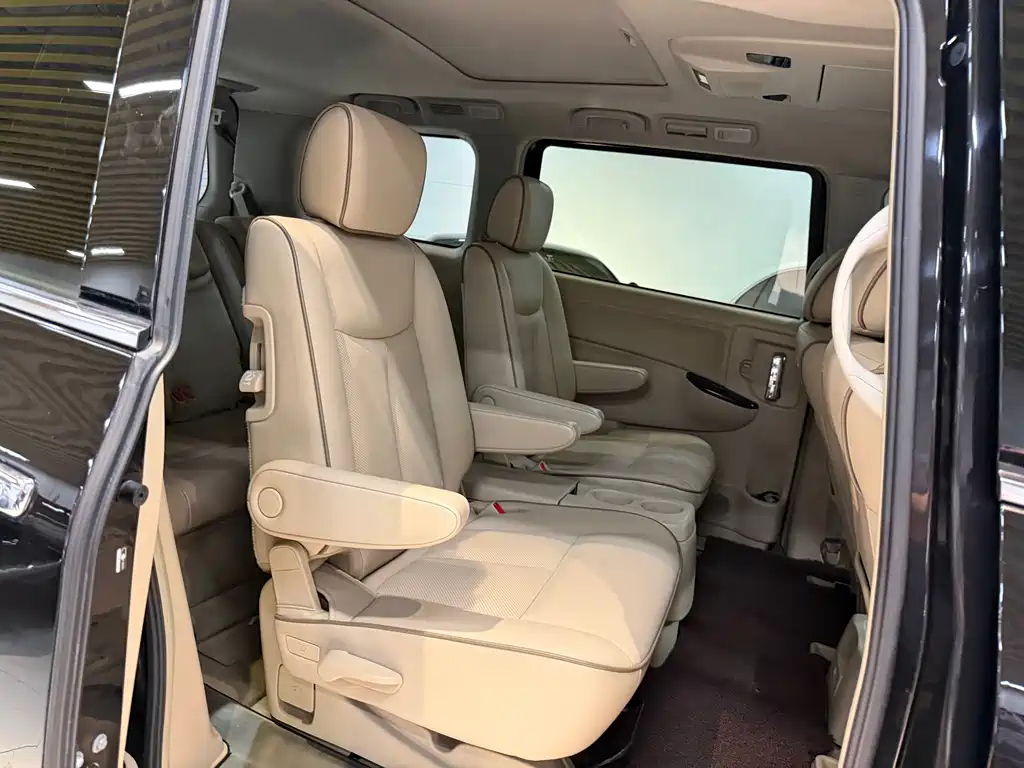 Nissan Quest 2016 — фото 24