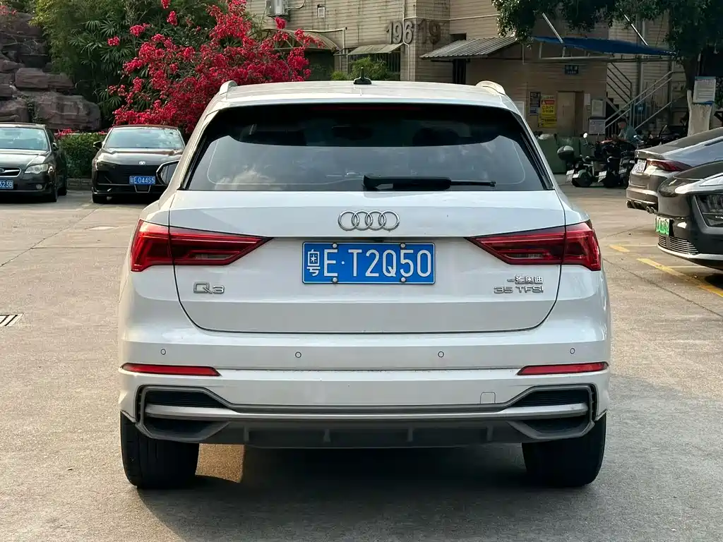 Audi Q3 2021 — фото 12