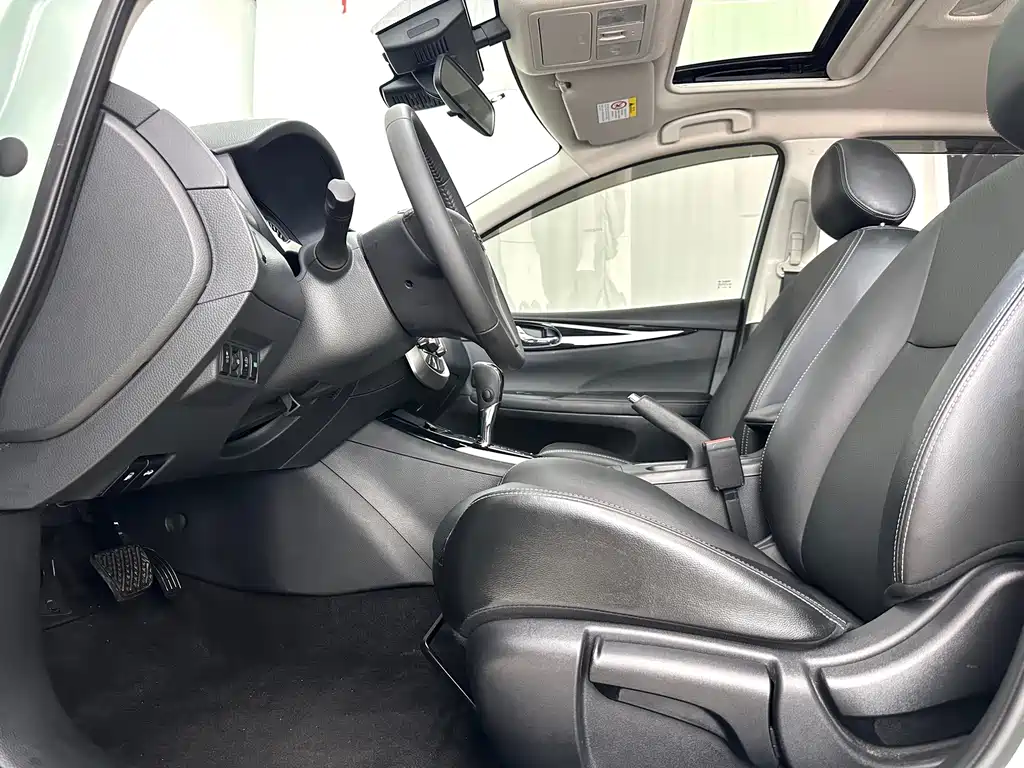 Nissan Tiida 2023