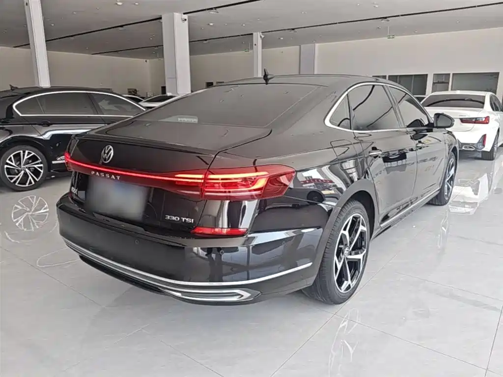 Volkswagen Passat 2022 — фото 7