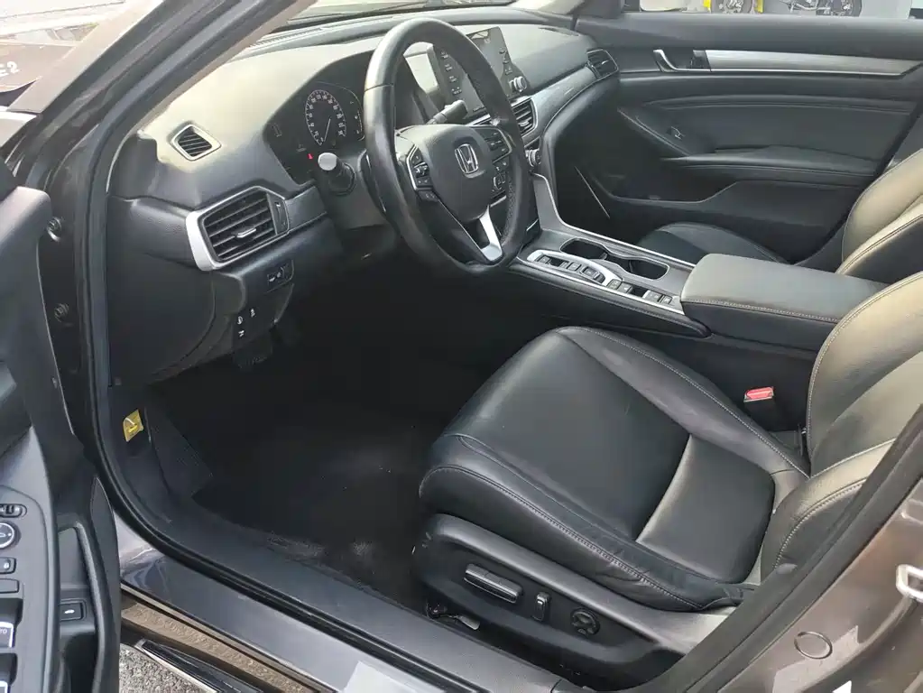 Honda Accord 2020 — фото 10