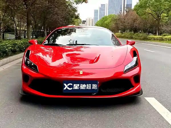 Ferrari F8 2022