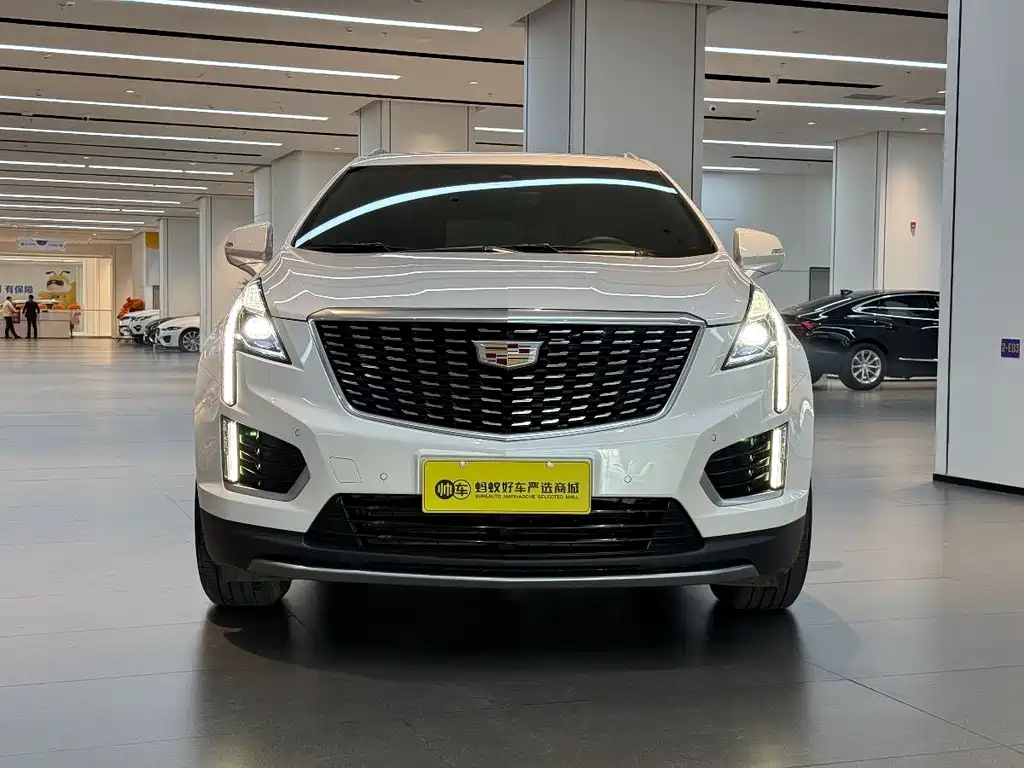 Cadillac XT5 2020 — фото 2