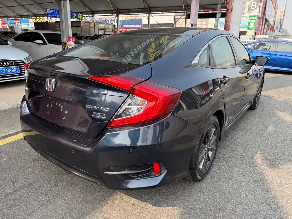 Honda Civic 2020 — фото 10
