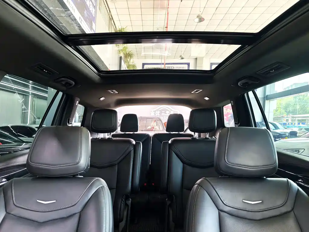 Cadillac XT6 2021 — фото 12