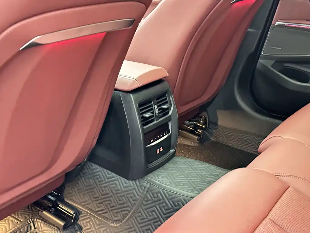 BMW 3 Series 2025 — фото 19