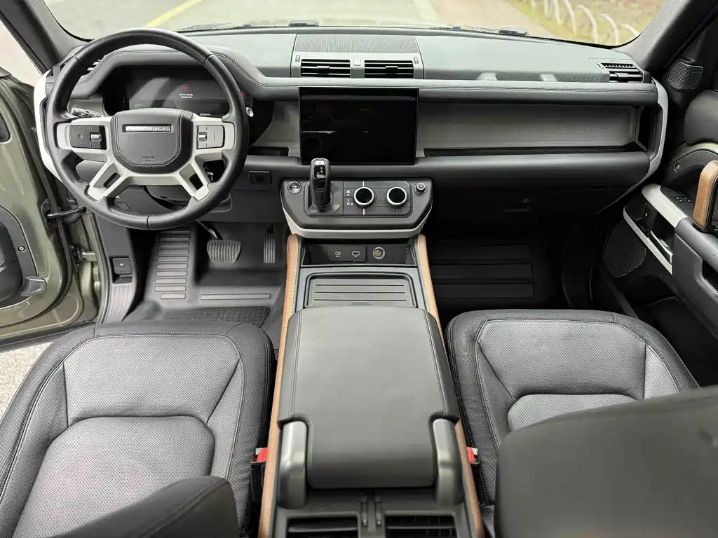 Land Rover Defender 2023 — фото 9