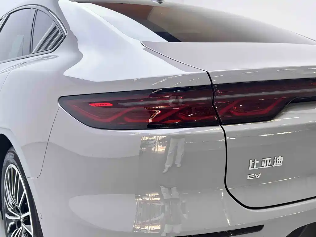 BYD Han 2025 — фото 13