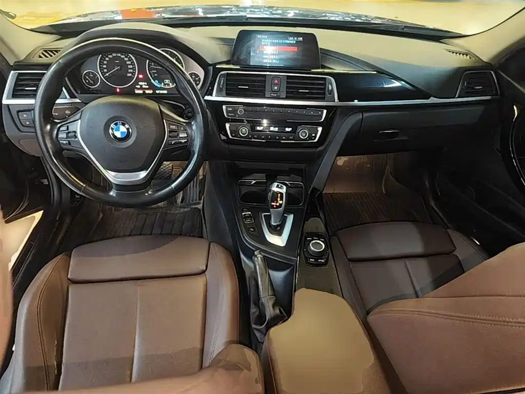 BMW 3 Series 2017 — фото 10