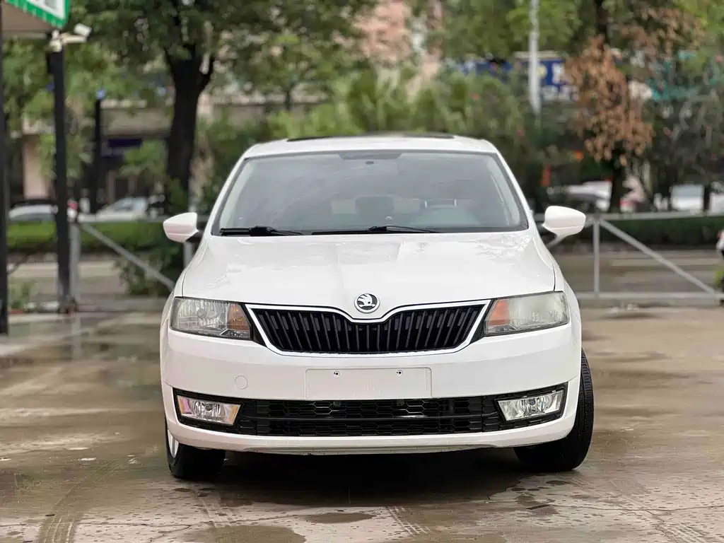 Skoda Rapid 2014 — фото 2
