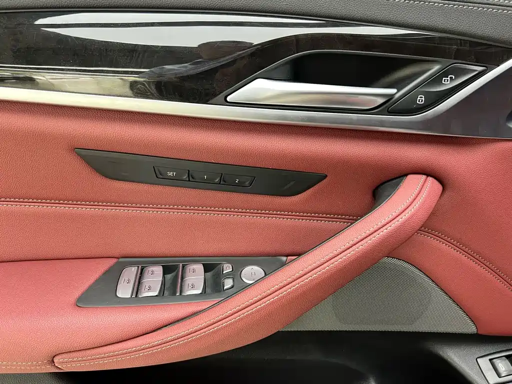 BMW 5 Series 2023 — фото 19