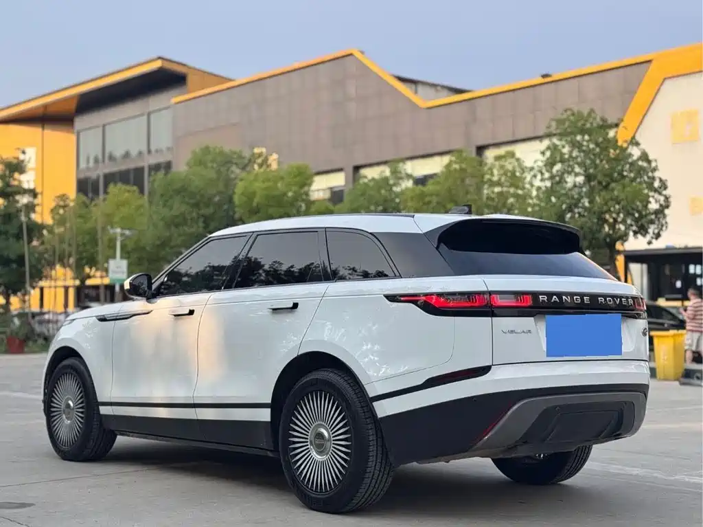 Land Rover Velar 2020 — фото 11