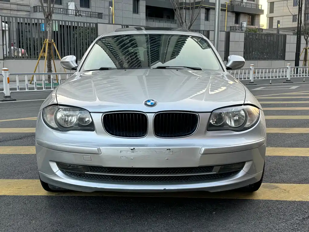 BMW 1 Series 2011 — фото 17
