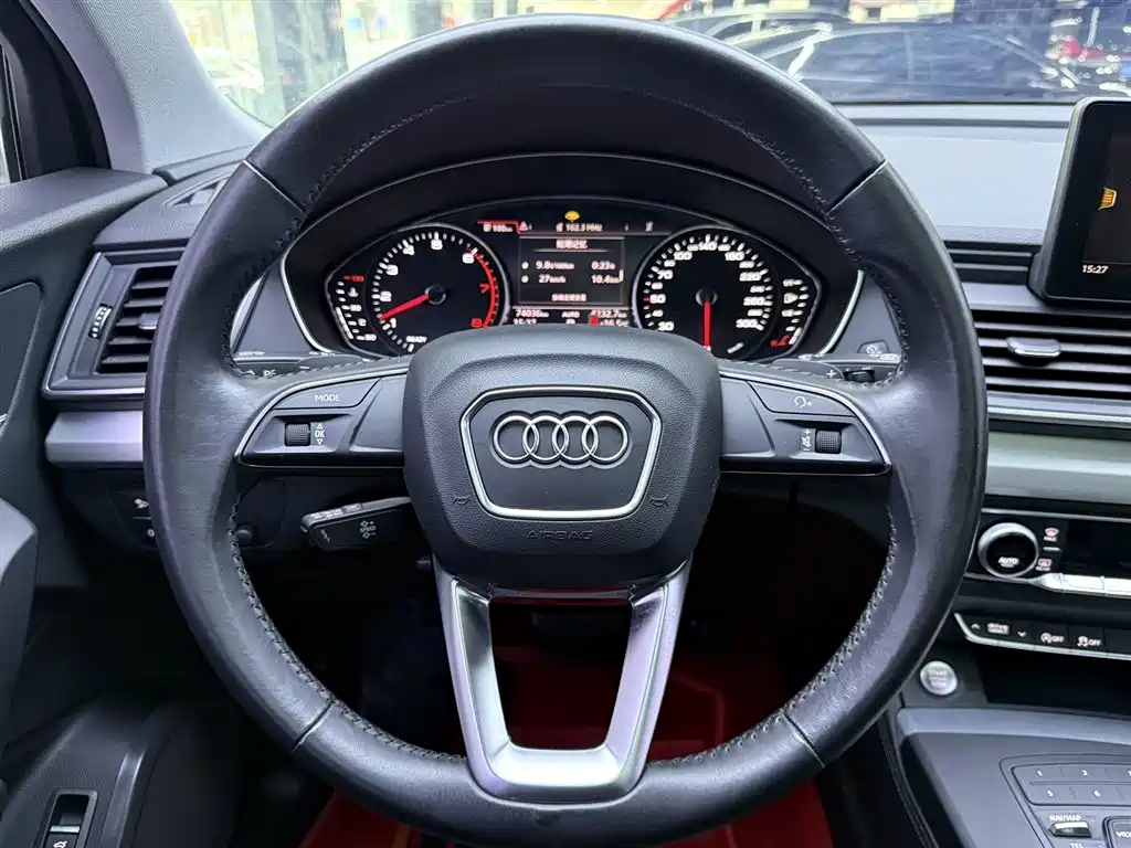 Audi Q5L 2020 — фото 23