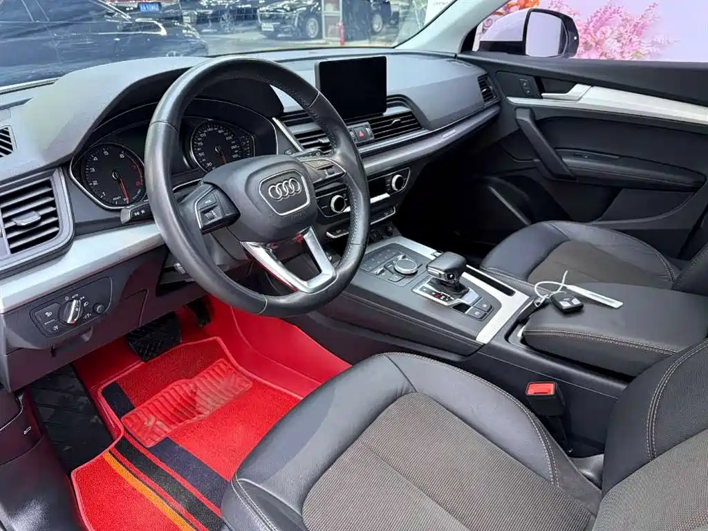 Audi Q5L 2020 — фото 27