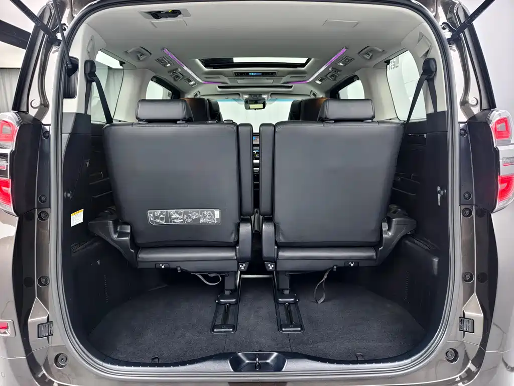 Toyota Vellfire 2019 — фото 24