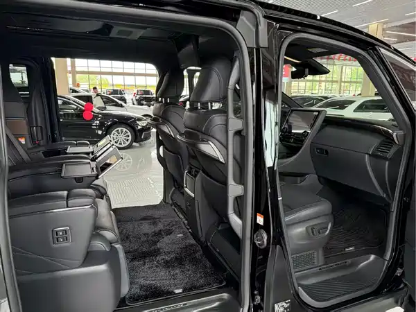 Toyota Vellfire 2026