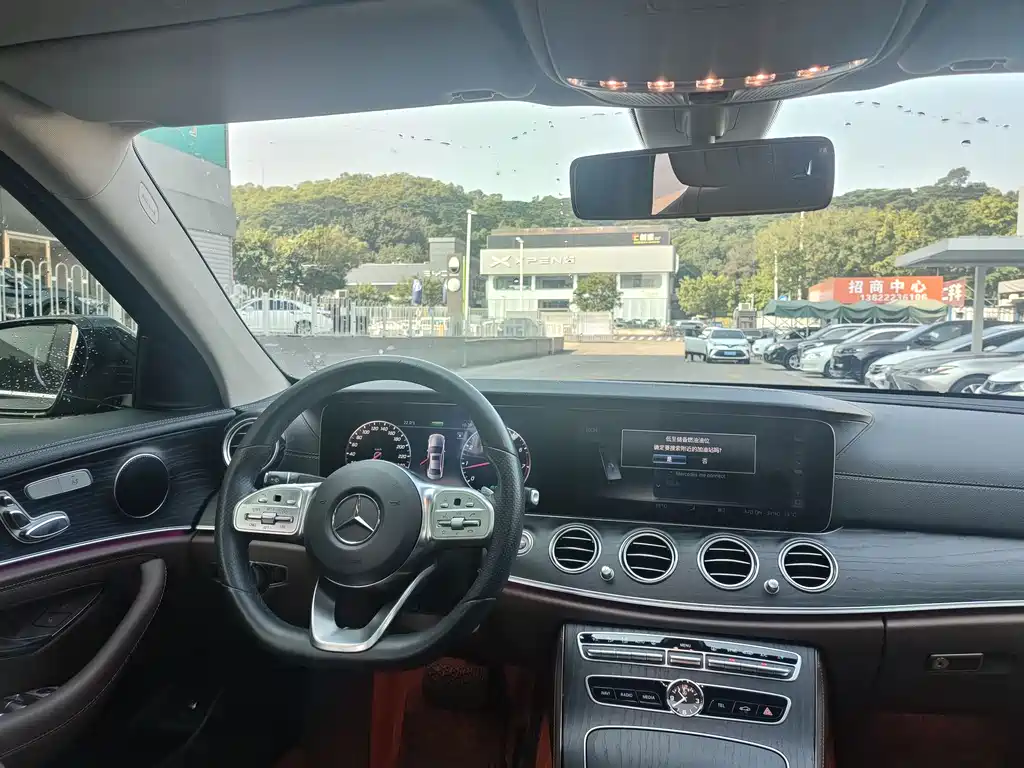 Mercedes-Benz E-Class 2020 — фото 16