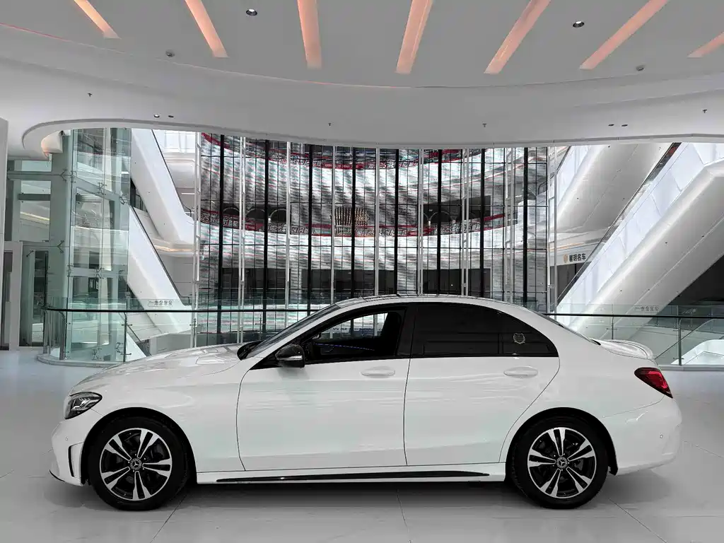 Mercedes-Benz C-Class 2019 — фото 5
