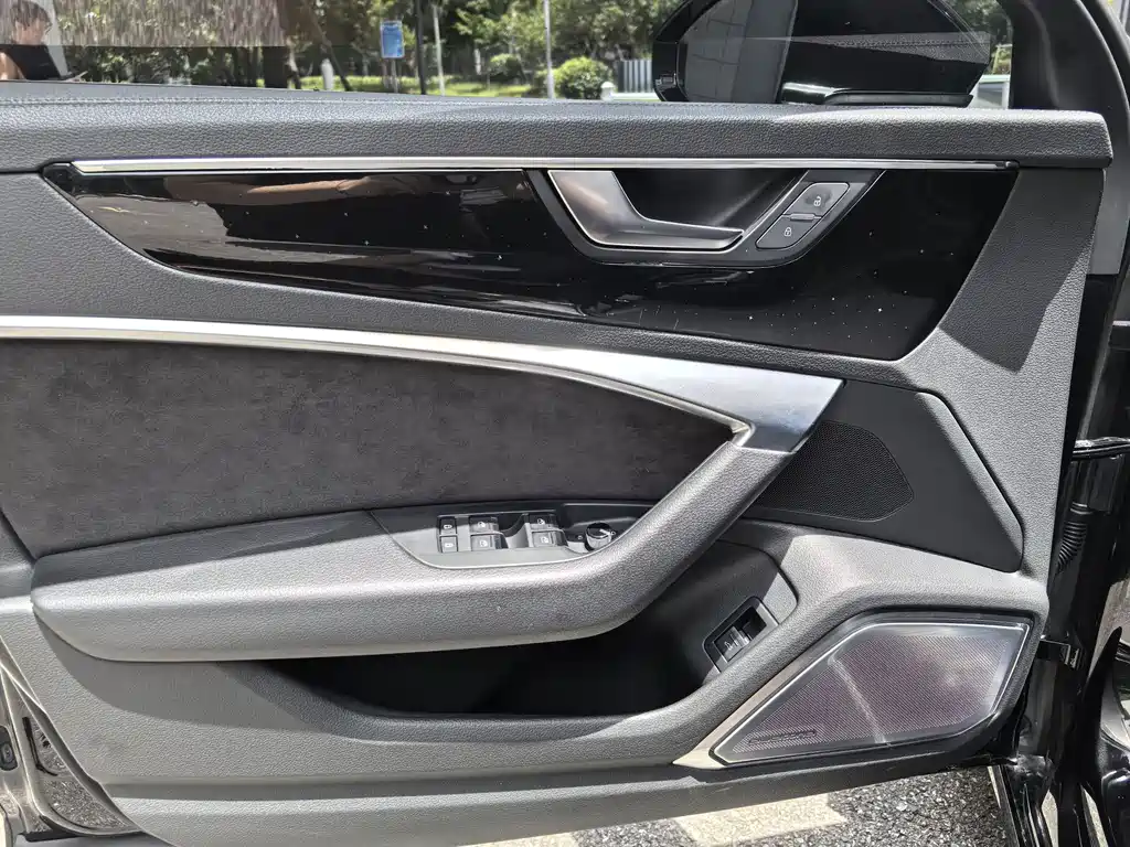 Audi A6L 2020