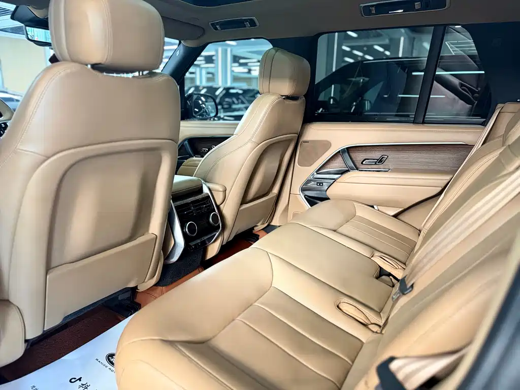 Land Rover Range Rover 2024 — фото 12