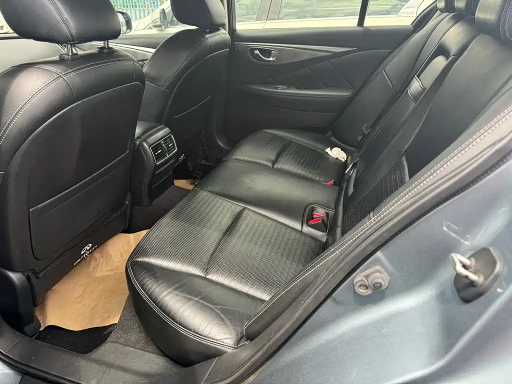 Infiniti Q50 2015
