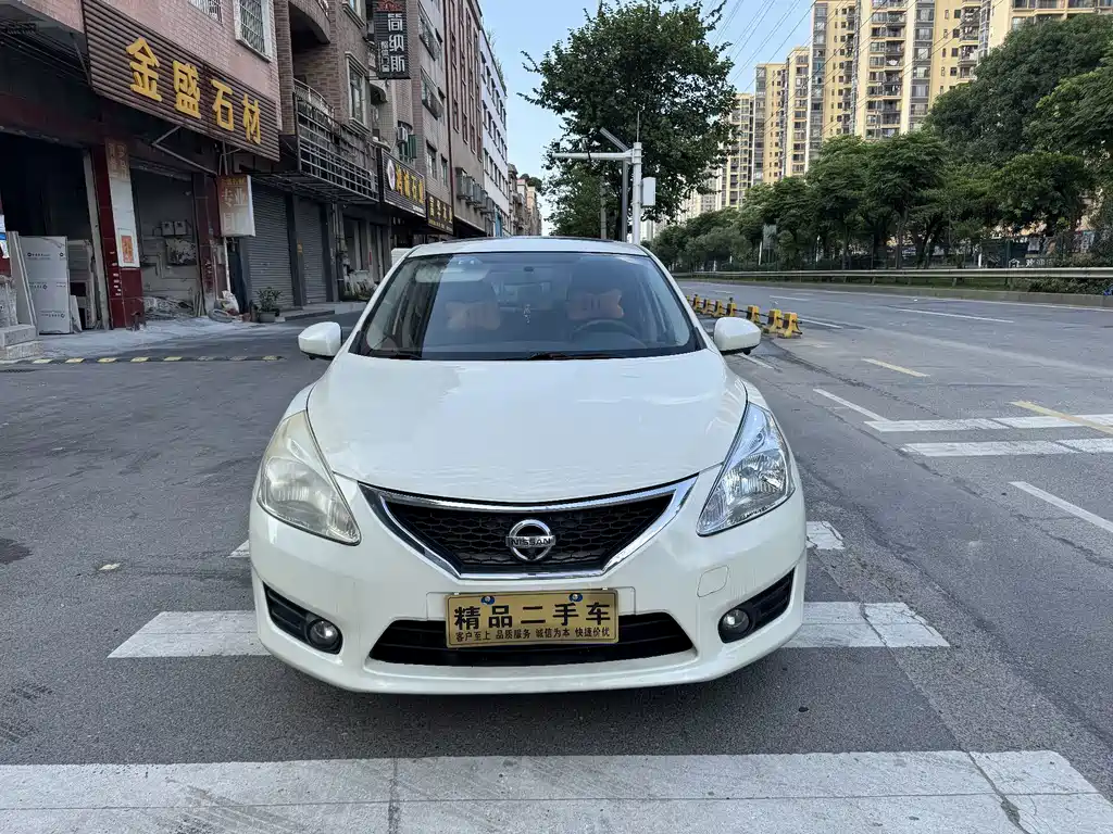 Nissan Tiida 2014