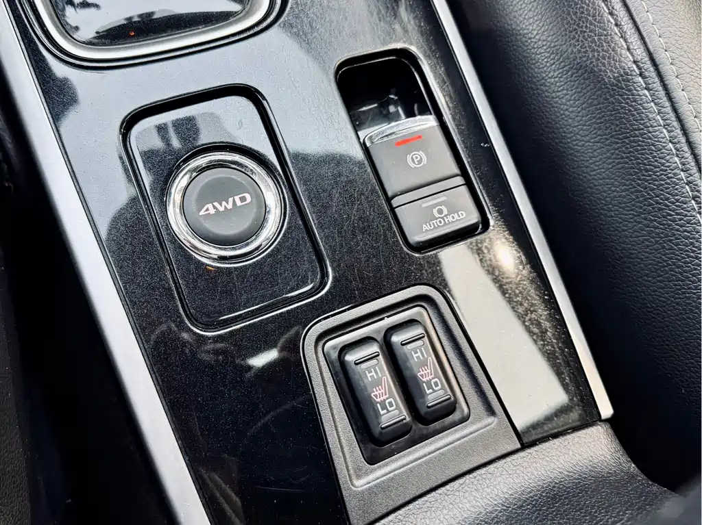 Mitsubishi Outlander 2018 — фото 16