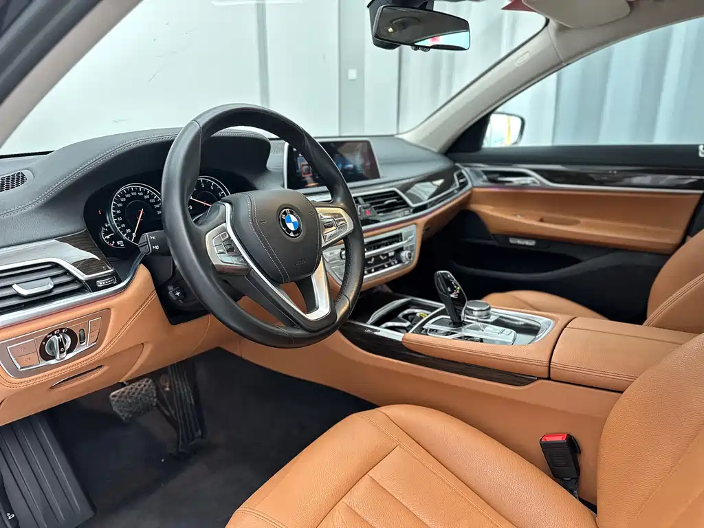 BMW 7 Series 2016 — фото 15