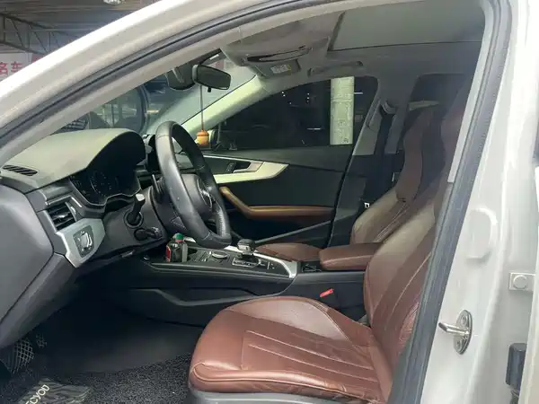 Audi A4L 2018