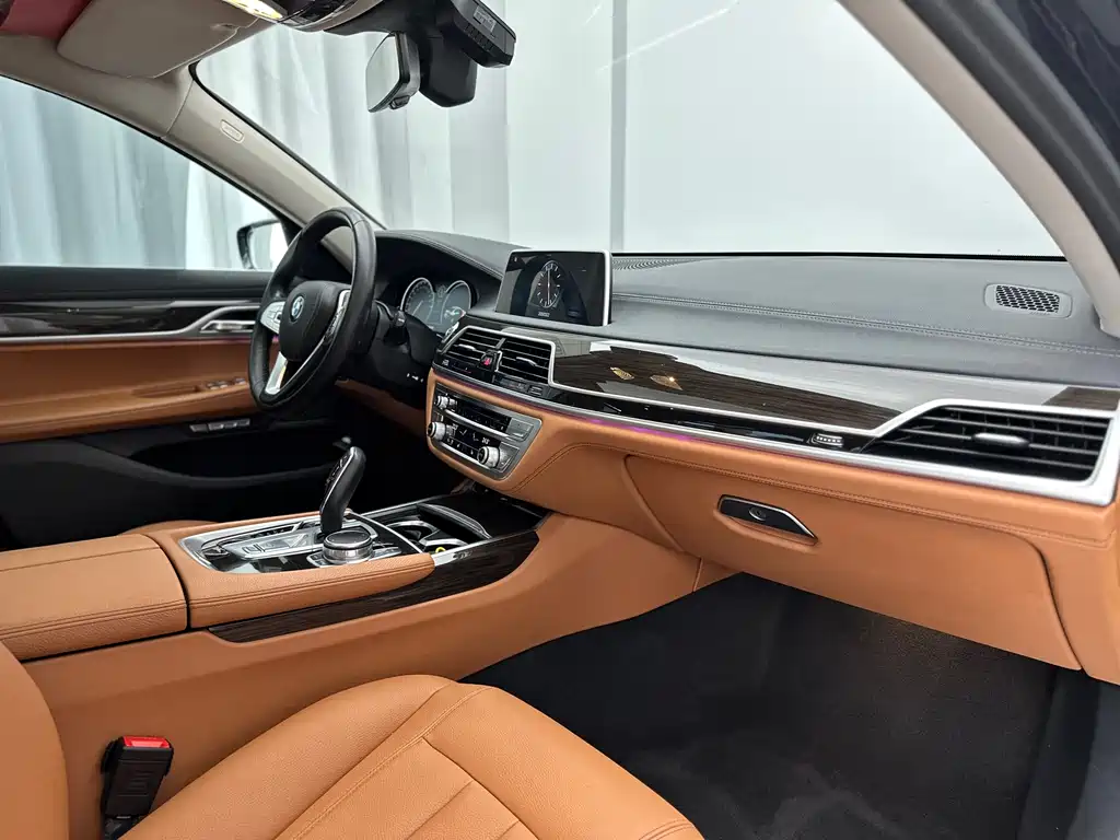 BMW 7 Series 2016 — фото 42