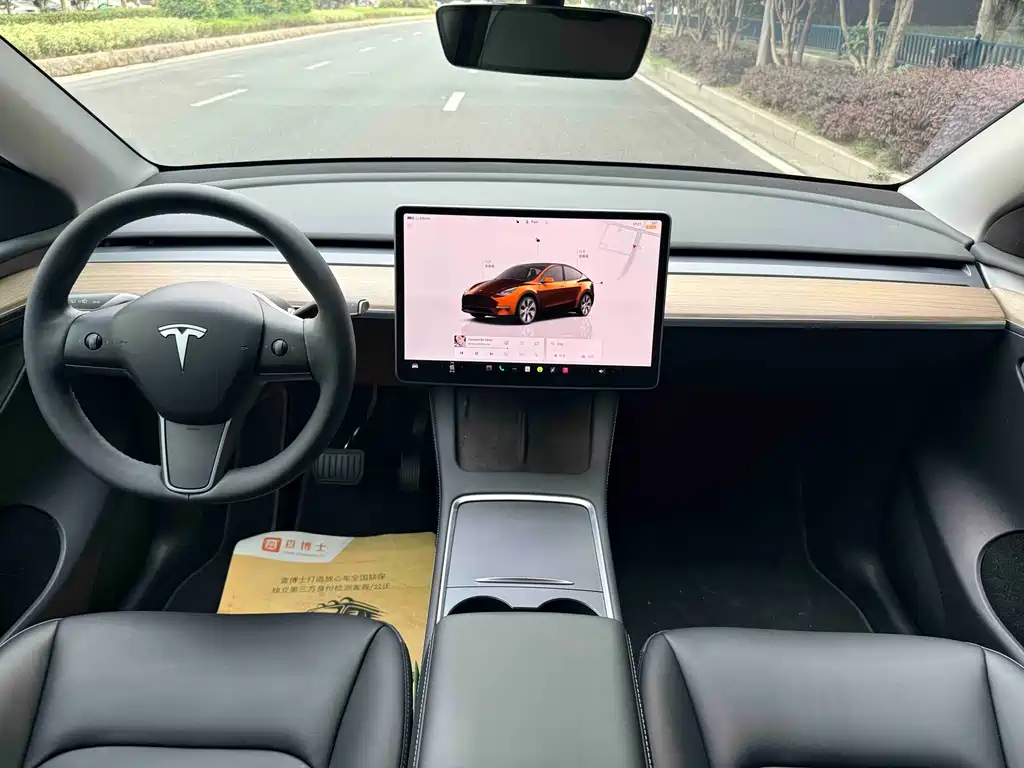 Tesla Model Y 2022 — фото 13