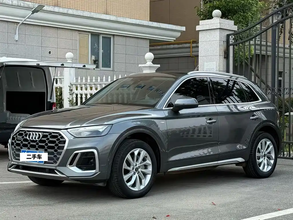 Audi Q5L 2023 — фото 1
