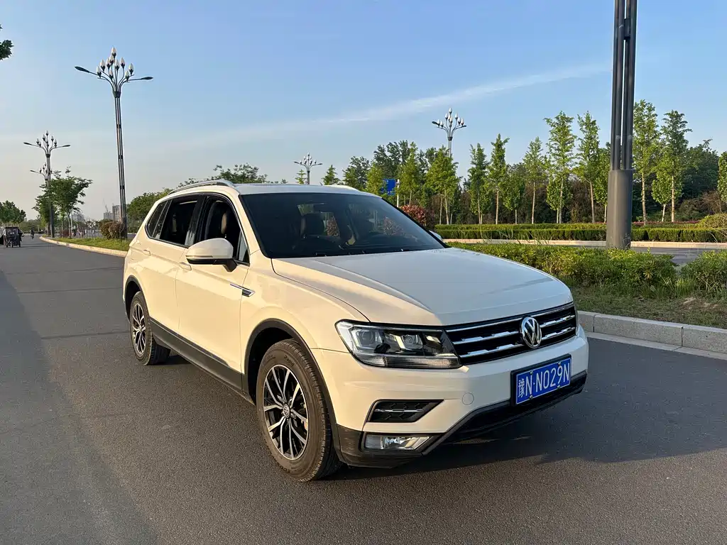Volkswagen Tiguan L 2019 — фото 2