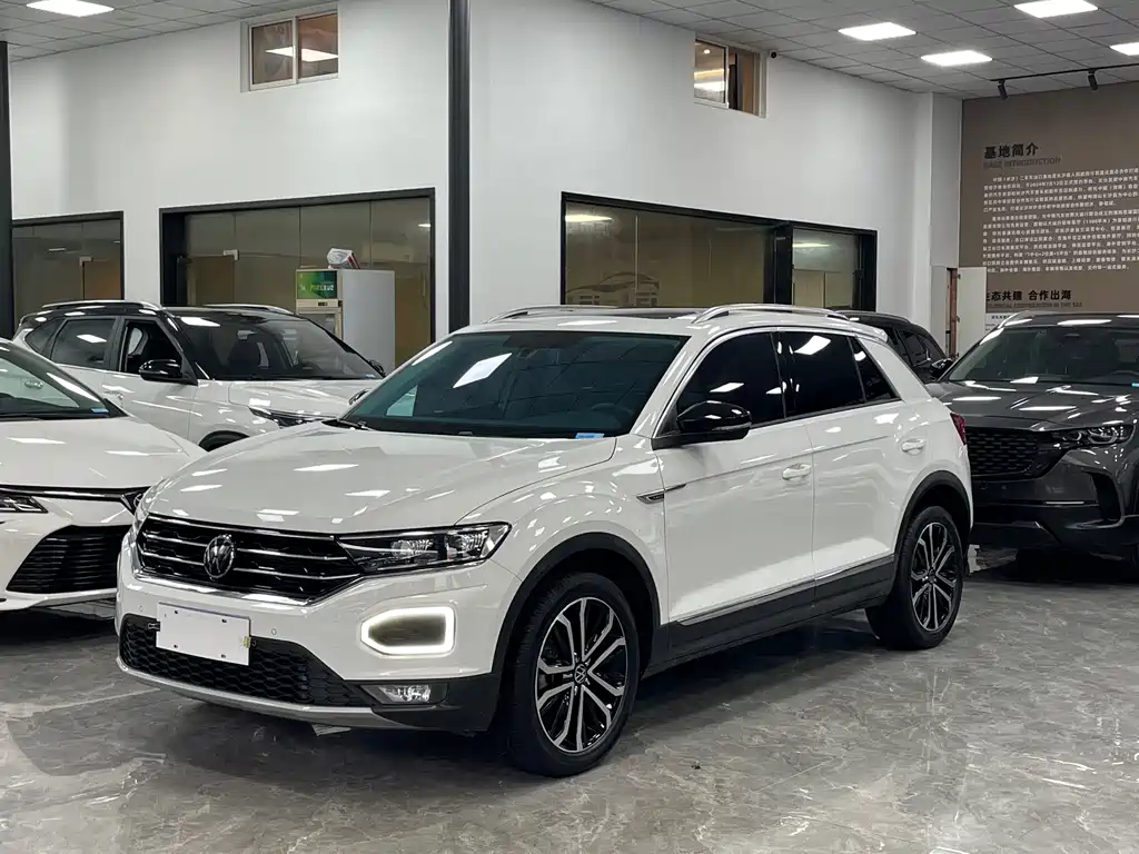 Volkswagen T-Roc 2022 — фото 1