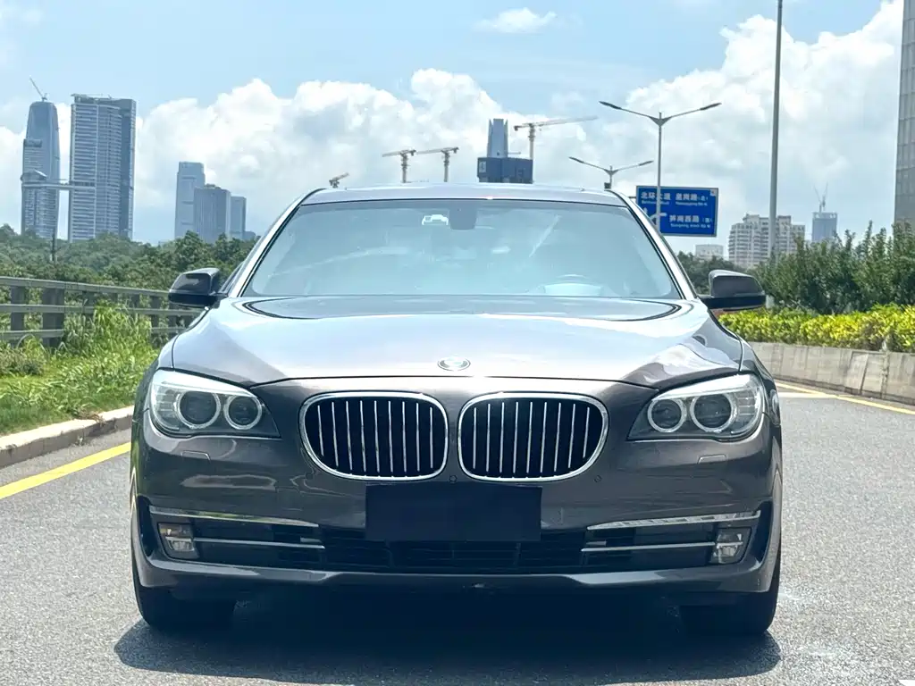 BMW 7 Series 2015 — фото 3
