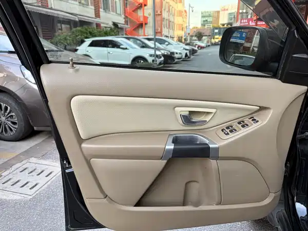Volvo XC90 2012