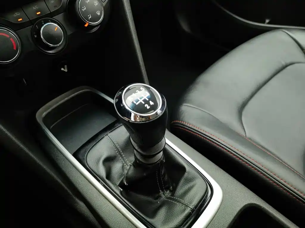 Chevrolet Cavalier 2017 — фото 13