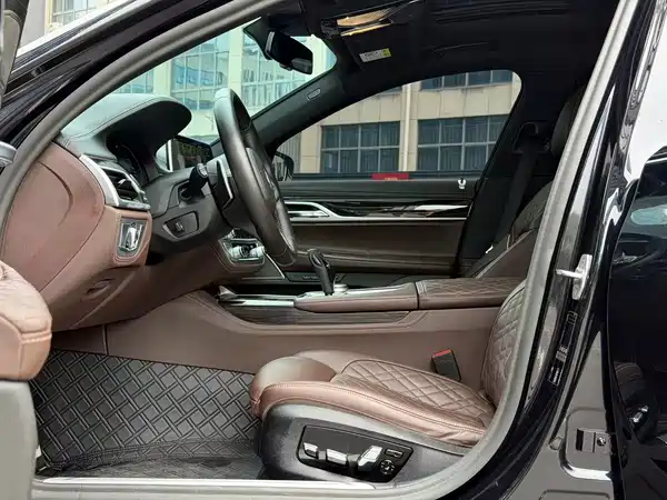 BMW 7 Series 2021