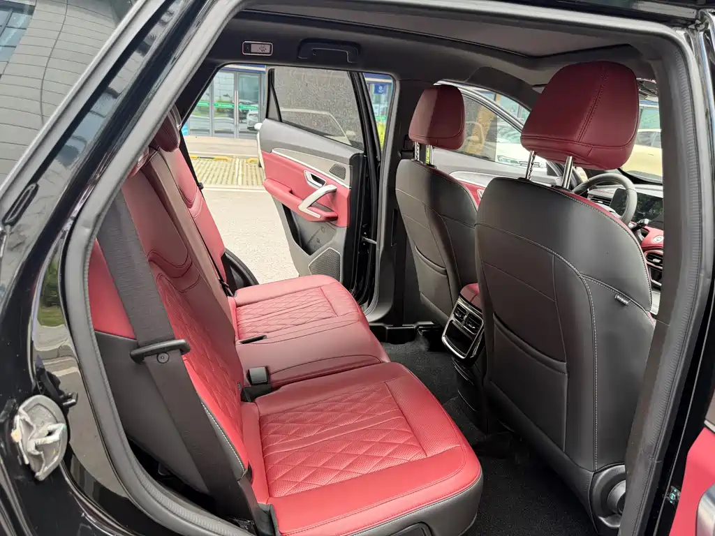 Jetour Jietu X70 PLUS 2025 — фото 12