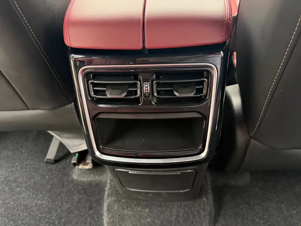 Jetour Jietu X70 PLUS 2025 — фото 15