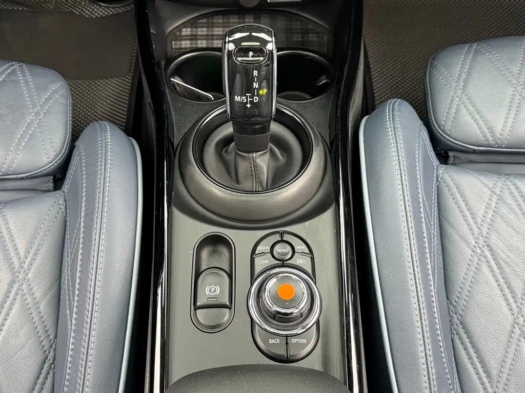MINI Clubman 2021 — фото 10