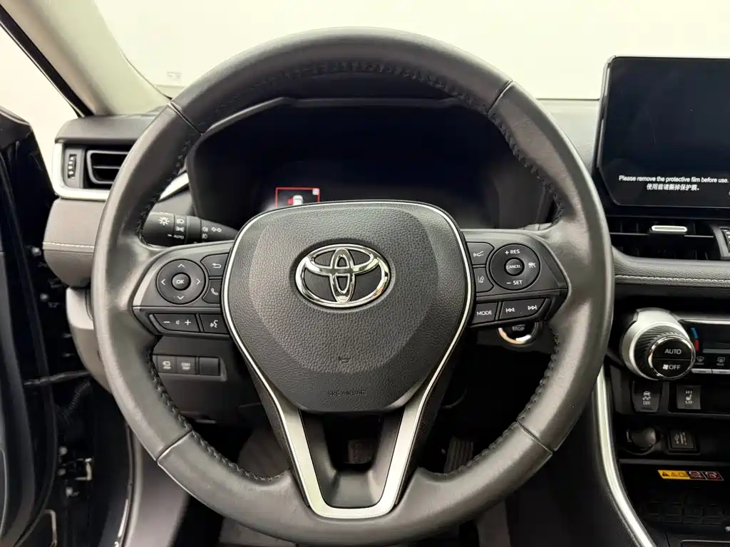 Toyota RAV4 2024 — фото 10