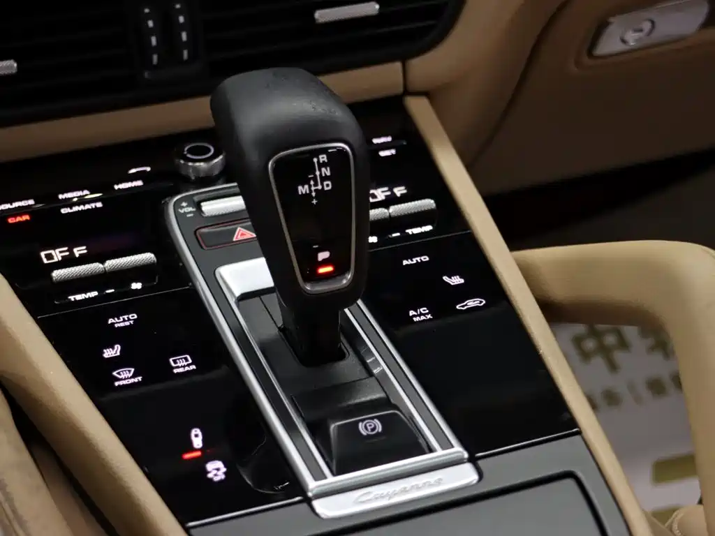 Porsche Cayenne 2018 — фото 18